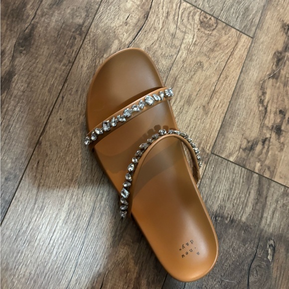 Tan rhinestone accent sandals - Picture 2 of 2